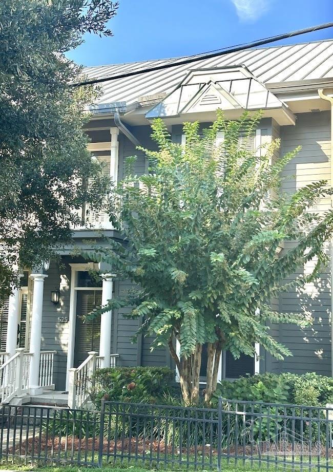 525 North Spring Street, Unit 6 Pensacola, FL 32501 - Photo 1 of 27