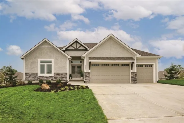 $799,000 | 11502 South Roundtree Street, Olathe, KS 66061