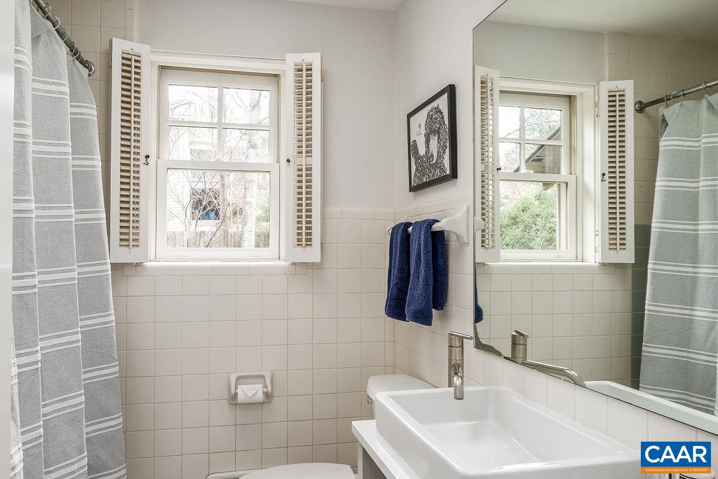 910 Old Farm Road Charlottesville, VA 22903 - Photo 18 of 35 Gallery Image 18
