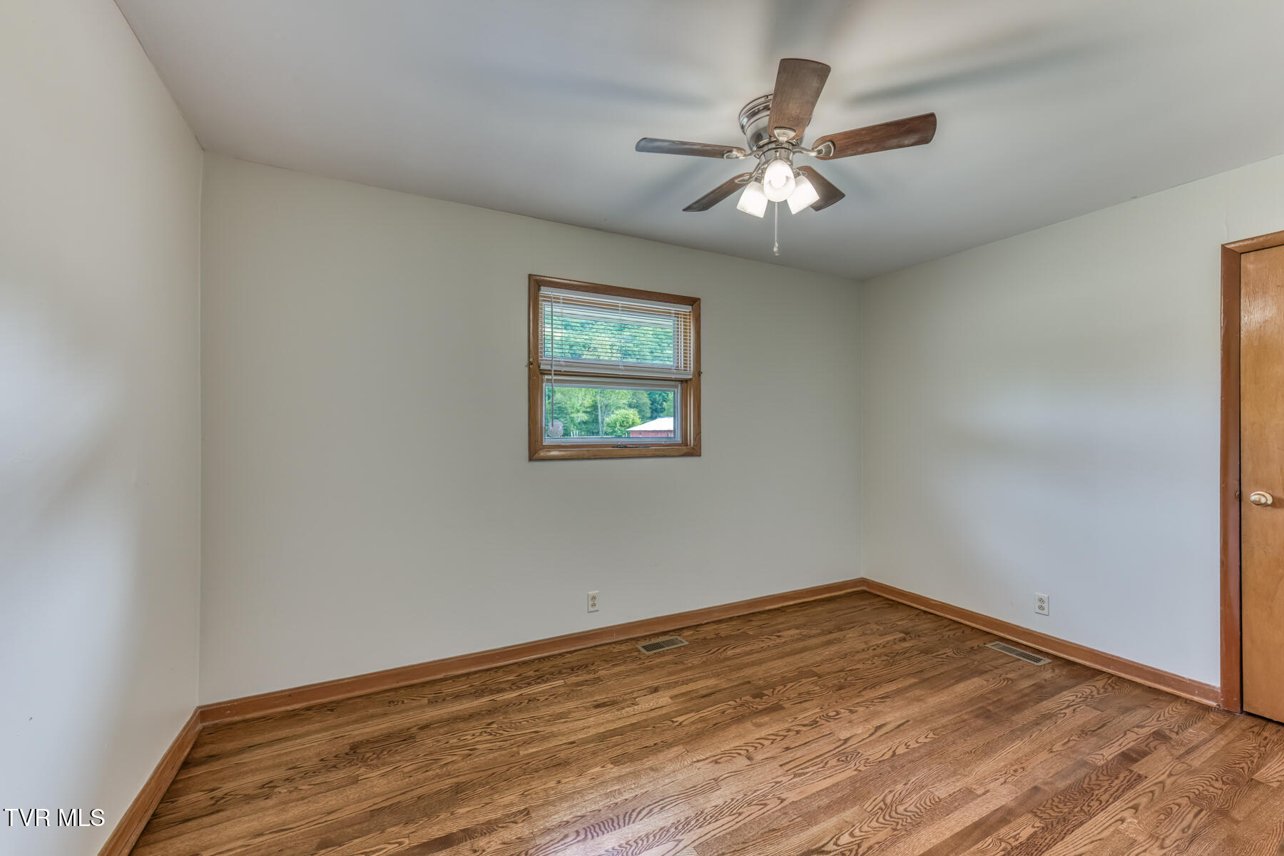 759 1st Avenue Hampton, TN 37658 - Photo 22 of 72 759 First Ave-21