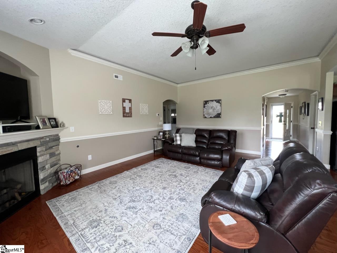 328 Meadowmoor Road Greer, SC 29651 - Photo 2 of 17