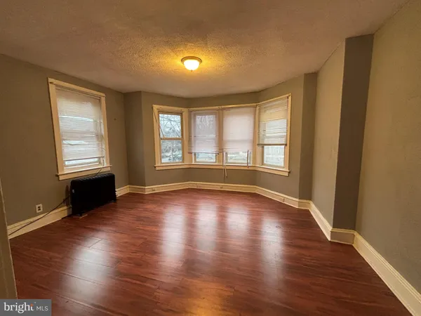 $2,500 | 649 West State Street, Trenton, NJ 08618