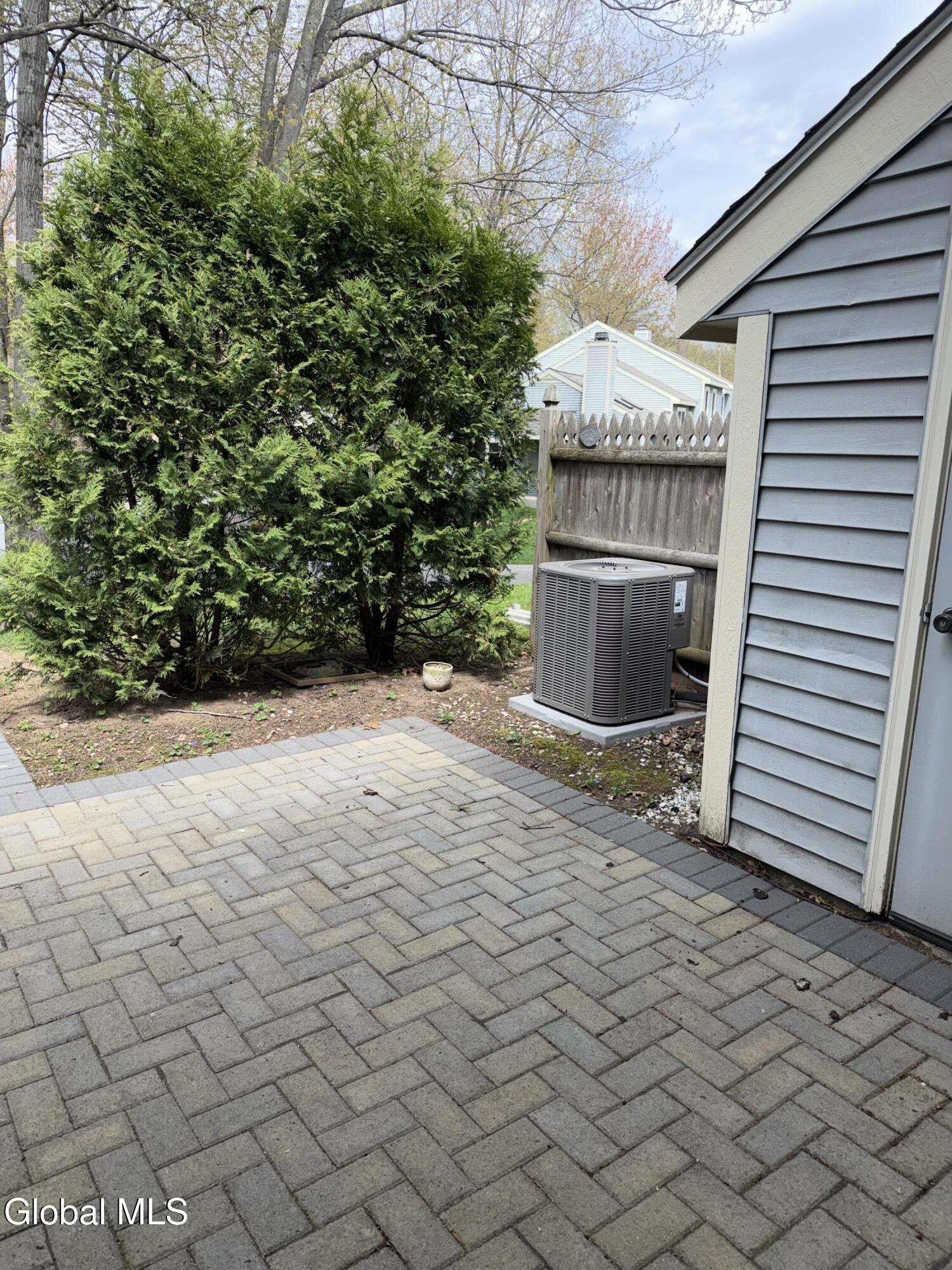 10 Bennington Way Halfmoon, NY 12065 - Photo 22 of 23 IMG_0926