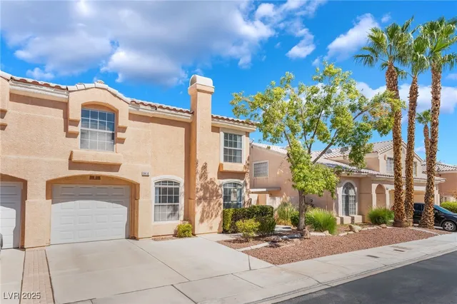 $1,725 | 8416 Sewards Bluff Avenue, Las Vegas, NV 89129