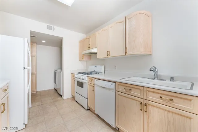 $1,725 | 8416 Sewards Bluff Avenue, Las Vegas, NV 89129