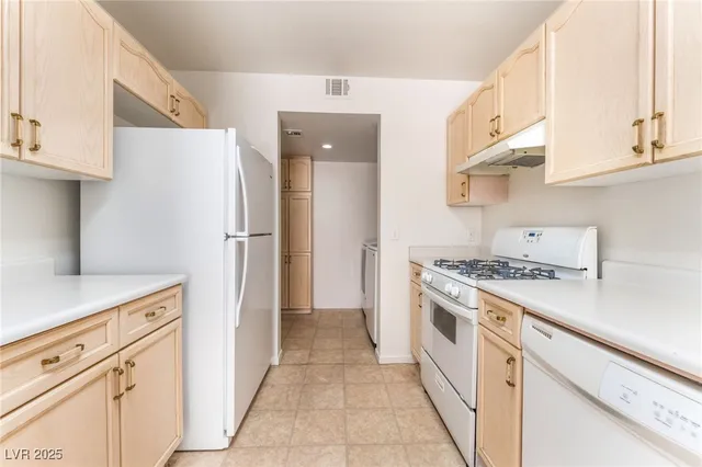 $1,725 | 8416 Sewards Bluff Avenue, Las Vegas, NV 89129