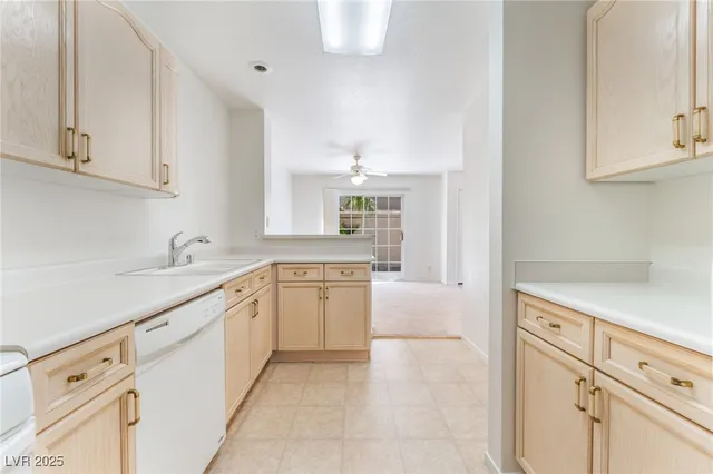 $1,725 | 8416 Sewards Bluff Avenue, Las Vegas, NV 89129