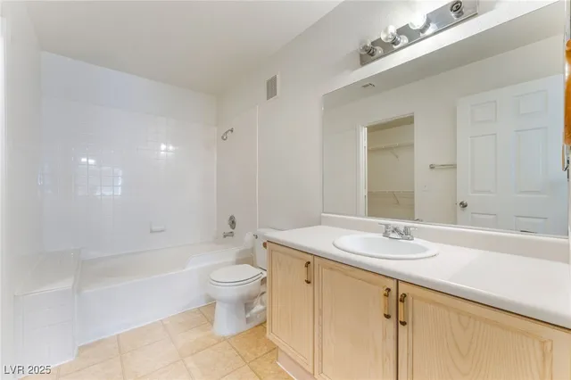 $1,725 | 8416 Sewards Bluff Avenue, Las Vegas, NV 89129