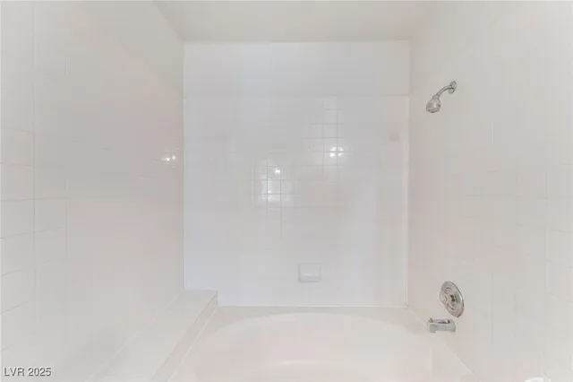 $1,725 | 8416 Sewards Bluff Avenue, Las Vegas, NV 89129