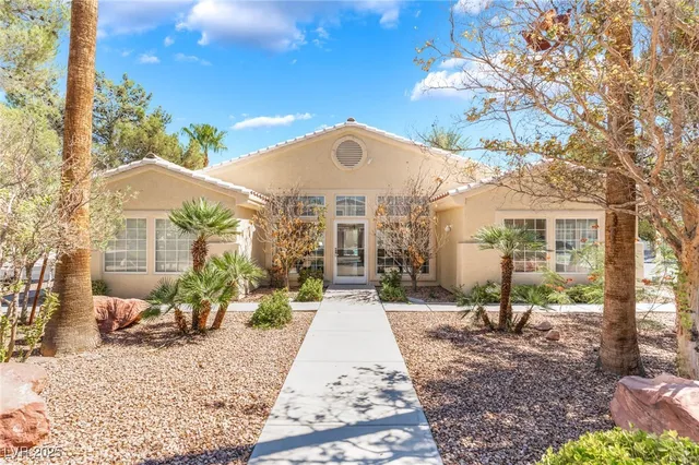 $1,725 | 8416 Sewards Bluff Avenue, Las Vegas, NV 89129