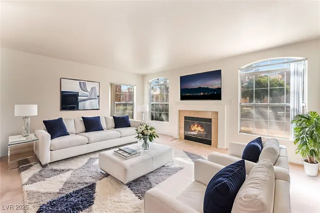 $1,725 | 8416 Sewards Bluff Avenue, Las Vegas, NV 89129