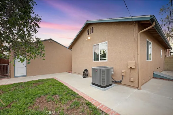 $999,999 | 6116 Arbor Road, Lakewood, CA 90713