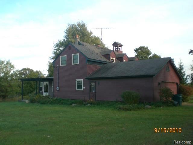 2011 East Hunters Creek Road Metamora, MI 48455 - Photo 2 of 13 Rear