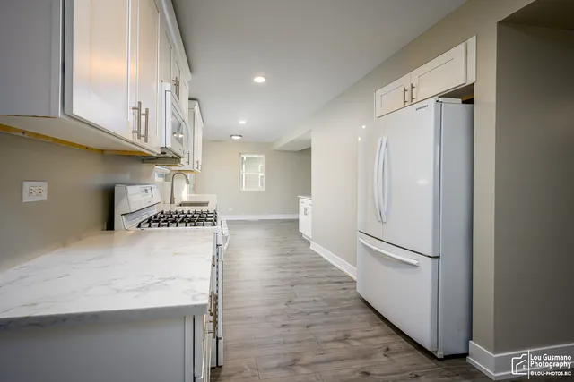 $489,900 | 4023 1/2 North Grant Street, Westmont, IL 60559