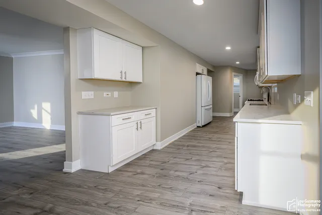 $489,900 | 4023 1/2 North Grant Street, Westmont, IL 60559