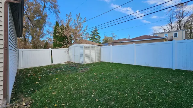 $489,900 | 4023 1/2 North Grant Street, Westmont, IL 60559