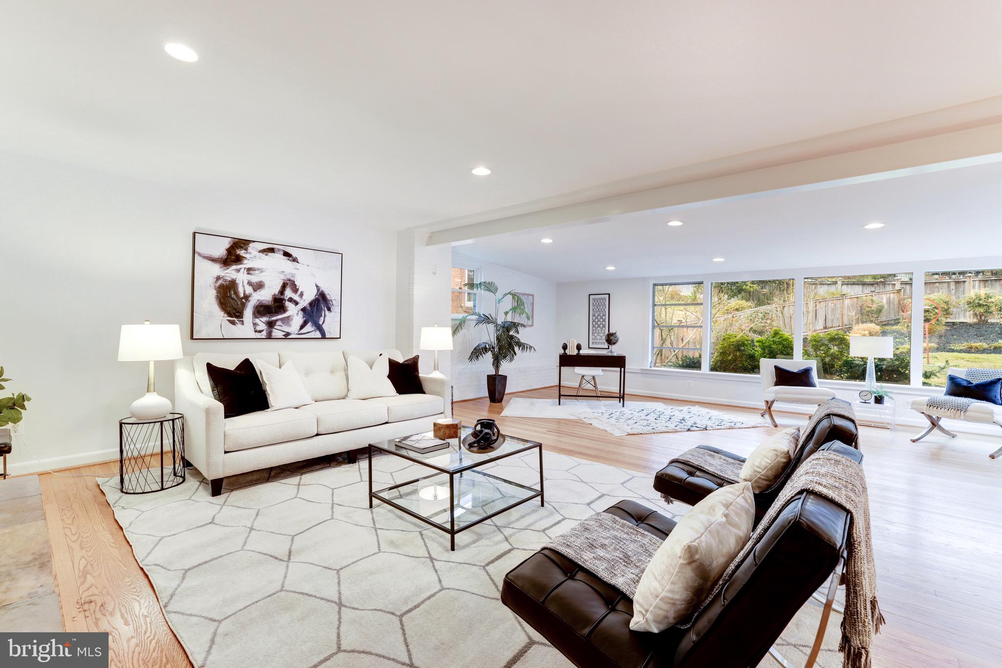 4019 24th Road North Arlington, VA 22207 - Photo 3 of 27 Gorgeous Living Space