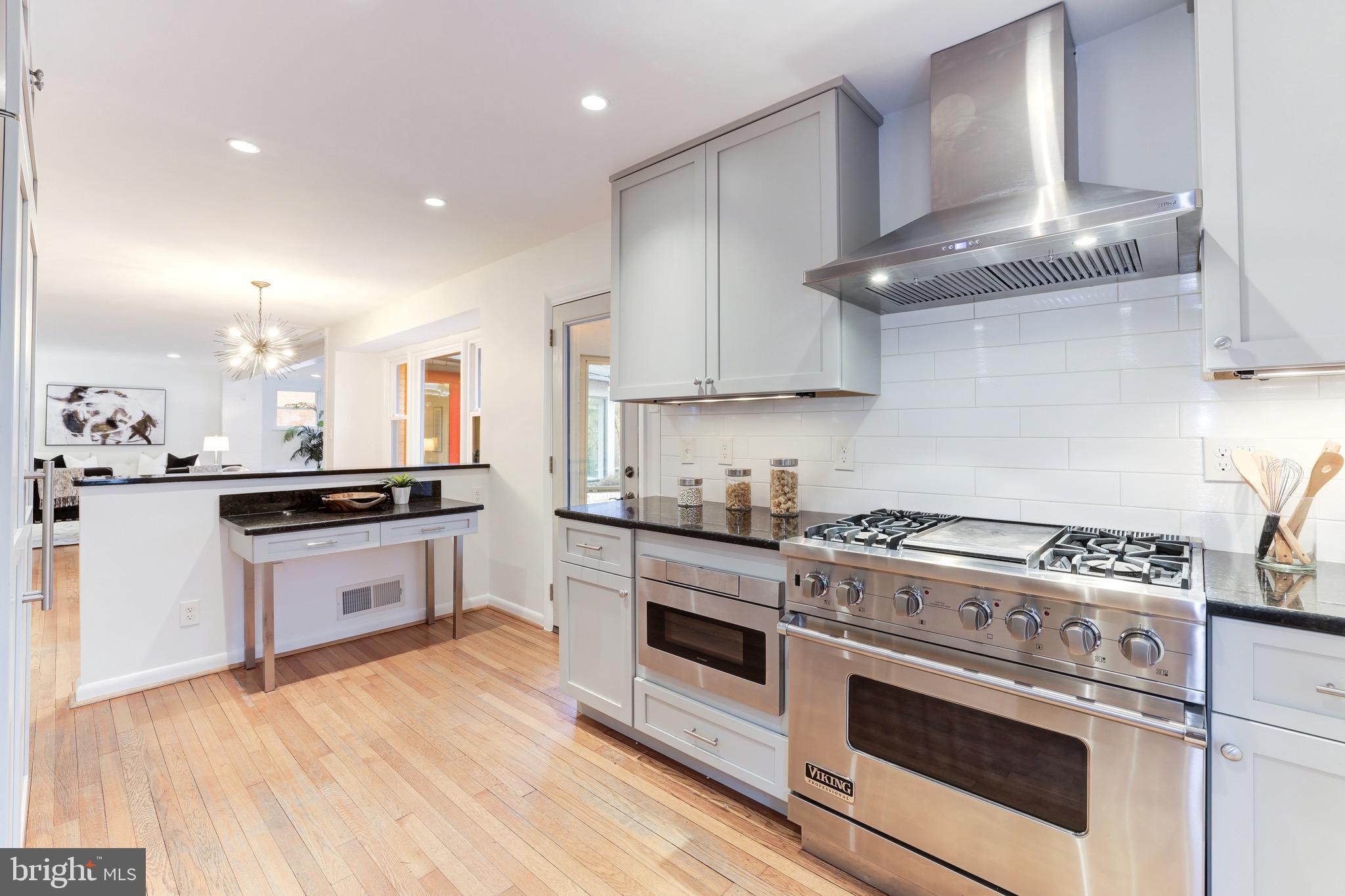 4019 24th Road North Arlington, VA 22207 - Photo 7 of 27 Gourmet Kitchen