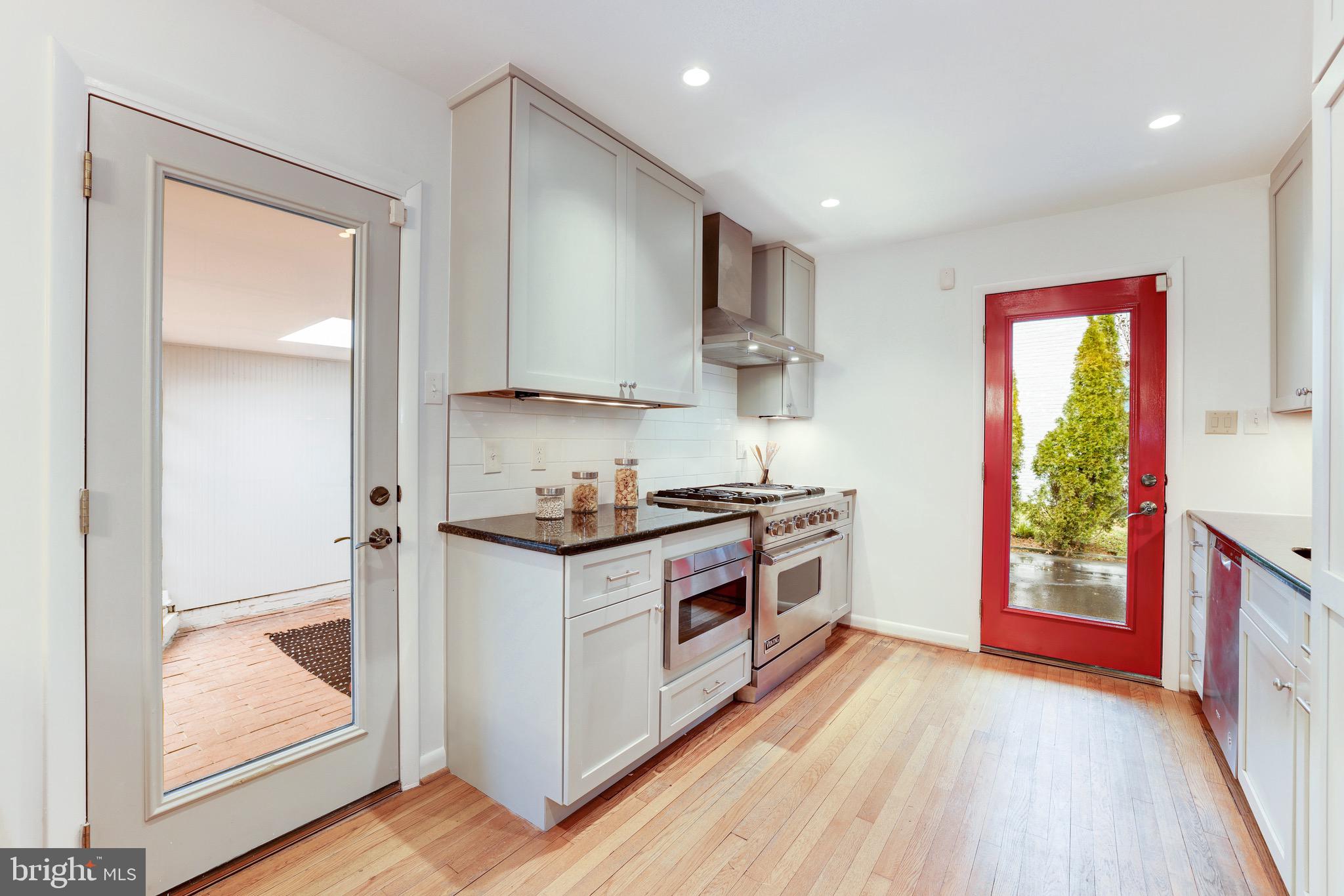 4019 24th Road North Arlington, VA 22207 - Photo 9 of 27 Kitchen