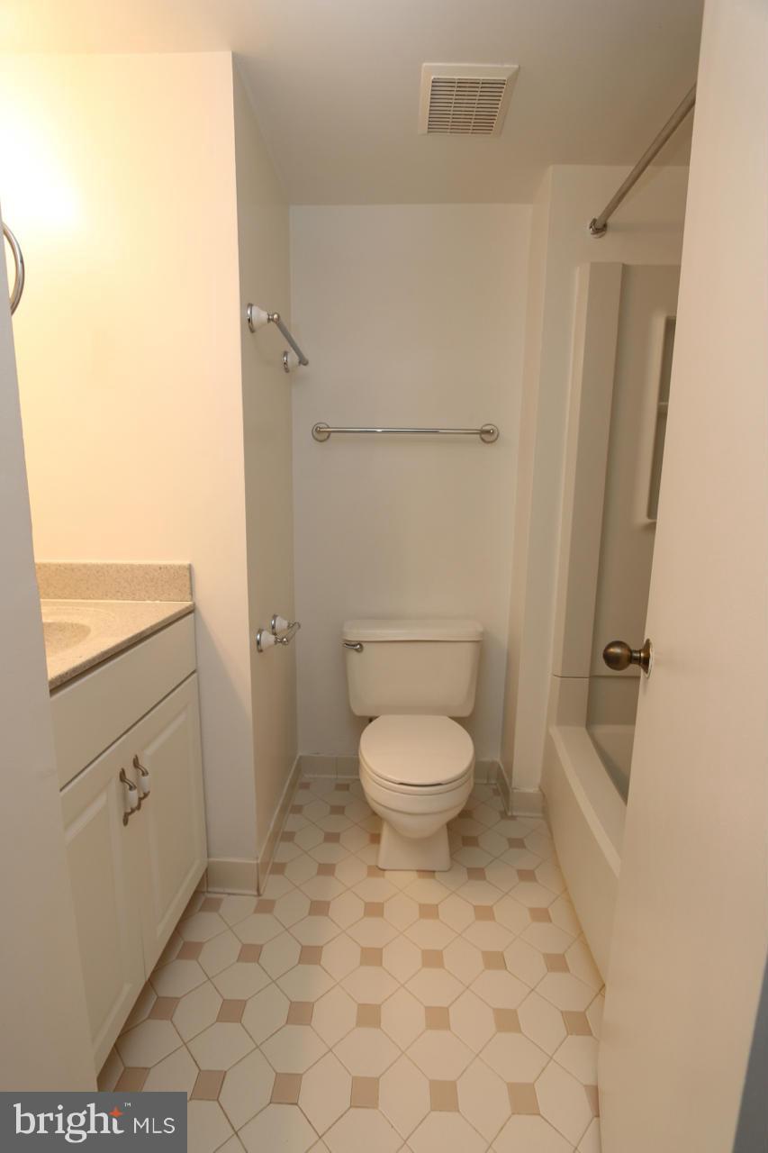 11148 Boathouse Court, Unit 77 Reston, VA 20191 - Photo 17 of 25 Bath