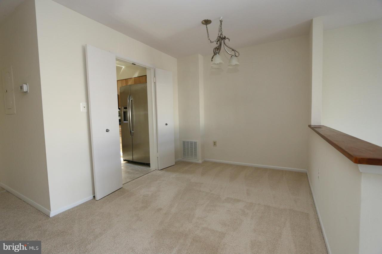 11148 Boathouse Court, Unit 77 Reston, VA 20191 - Photo 5 of 25 Dining Room
