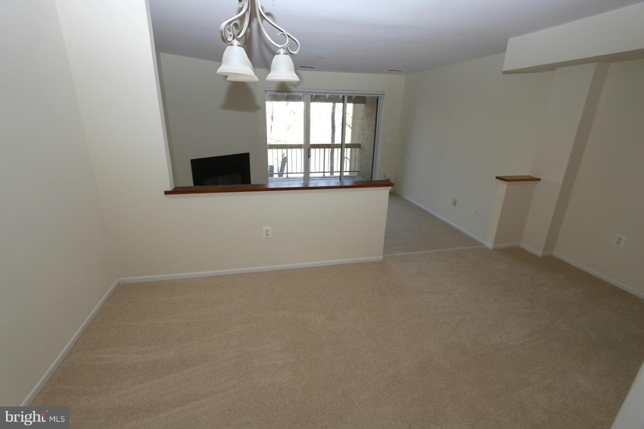 11148 Boathouse Court, Unit 77 Reston, VA 20191 - Photo 8 of 25 Dining and LIving Rooms