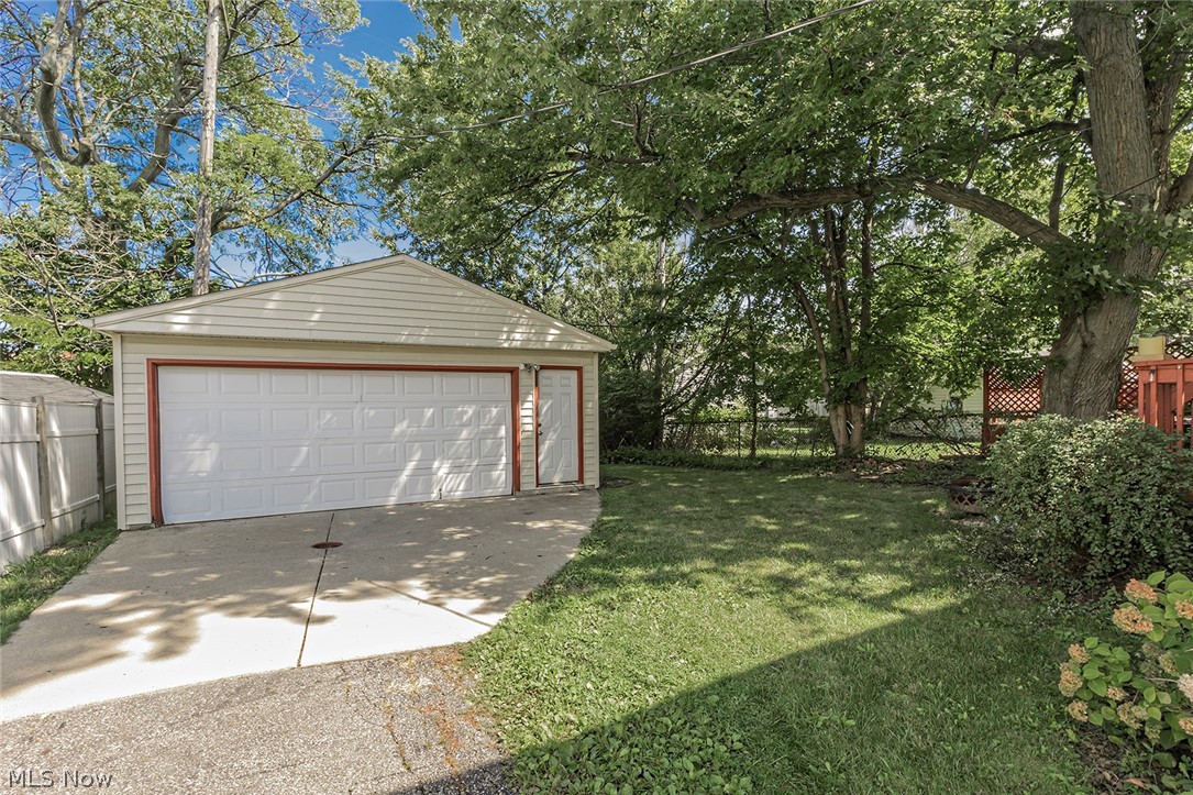 18019 Windward Road Cleveland, OH 44119 - Photo 24 of 35 Gallery Image 24