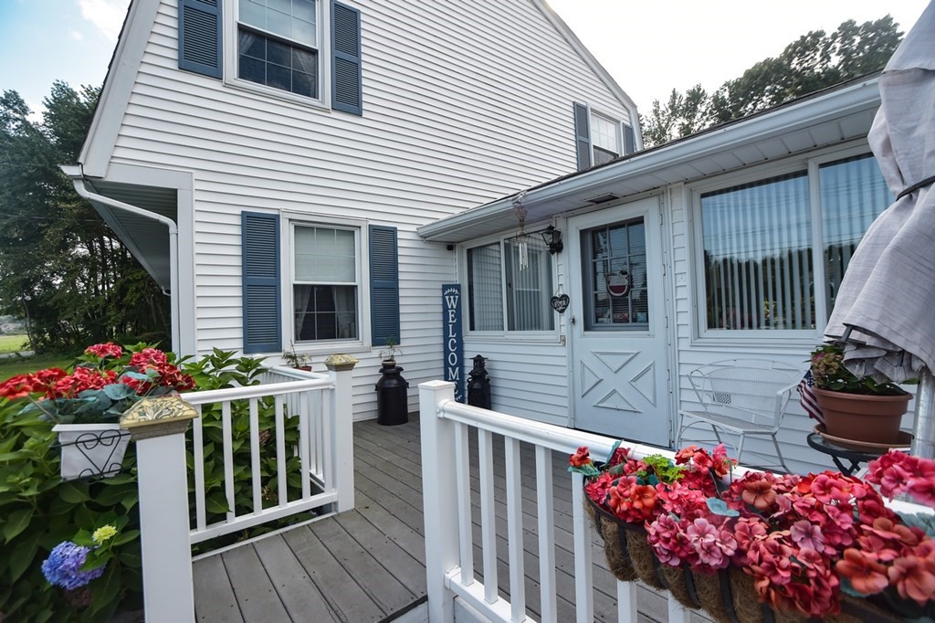 407 Hillside Road Westfield, MA 01085 - Photo 2 of 16 Gallery Image 2