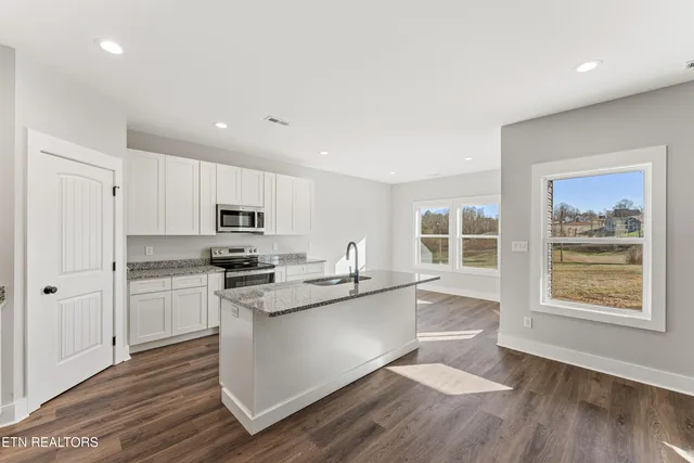 $374,000 | 235 Chippewa Lane, Rutledge, TN 37861