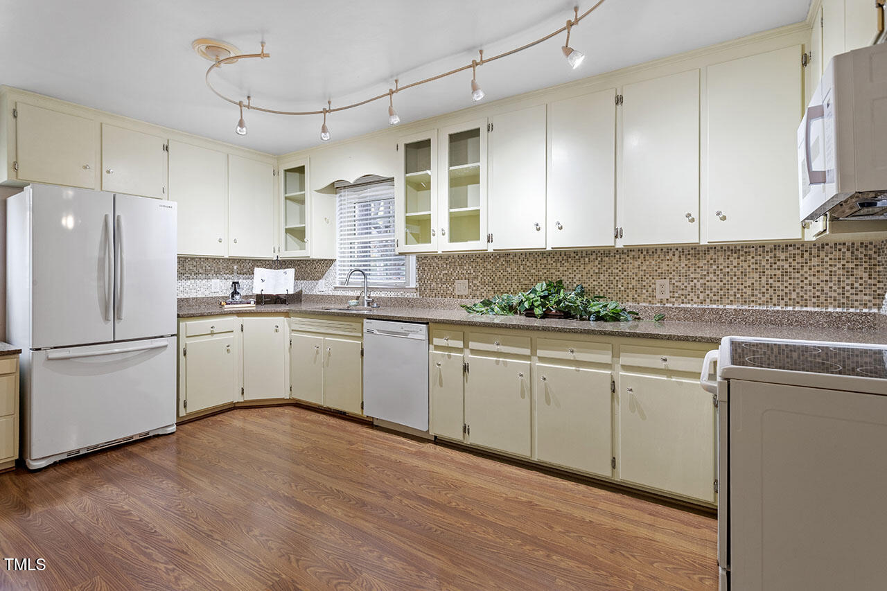 535 East Cornwall Road Cary, NC 27511 - Photo 12 of 33 535 East Cornwall Road_12