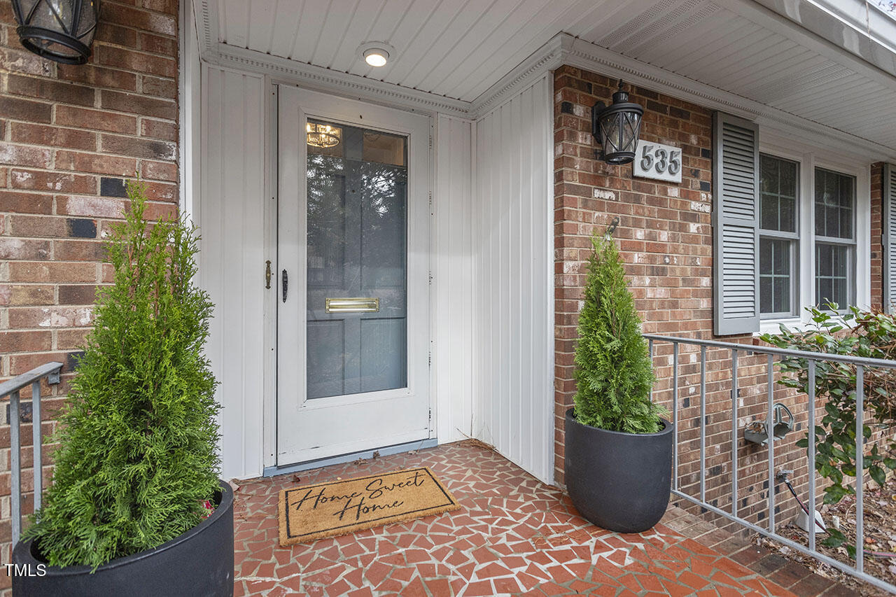 535 East Cornwall Road Cary, NC 27511 - Photo 4 of 33 535 East Cornwall Road_04