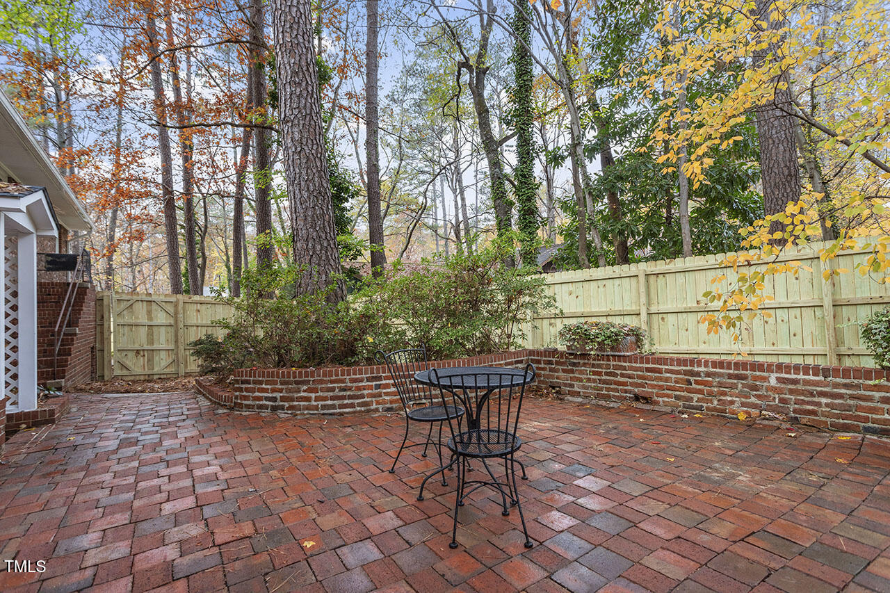 535 East Cornwall Road Cary, NC 27511 - Photo 5 of 33 535 East Cornwall Road_05