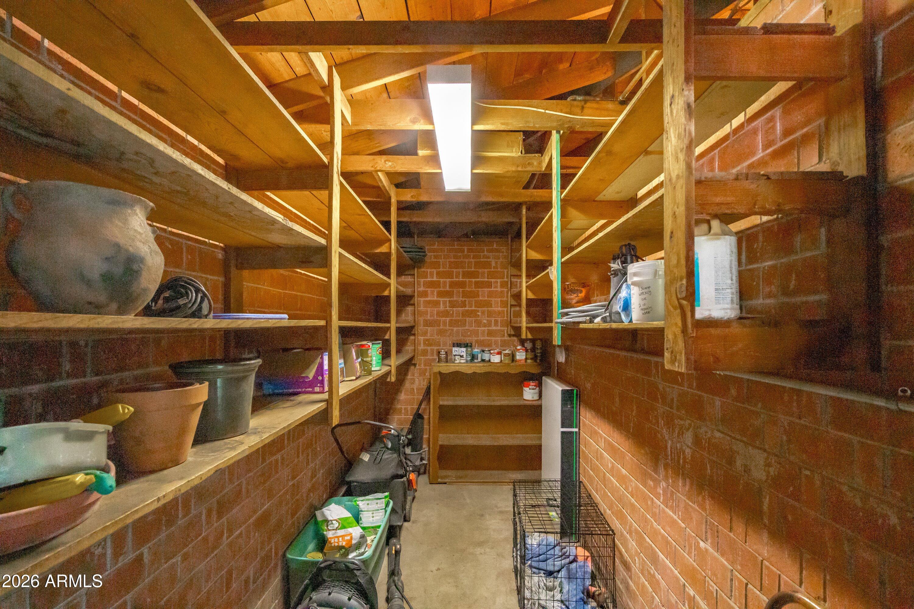 5525 North 12th Street Phoenix, AZ 85014 - Photo 40 of 59 72-Storage