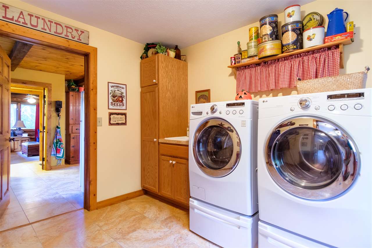 5121 Halley Road Rockford, IL 61101 - Photo 11 of 25 a view of a hallway with washer and dryer