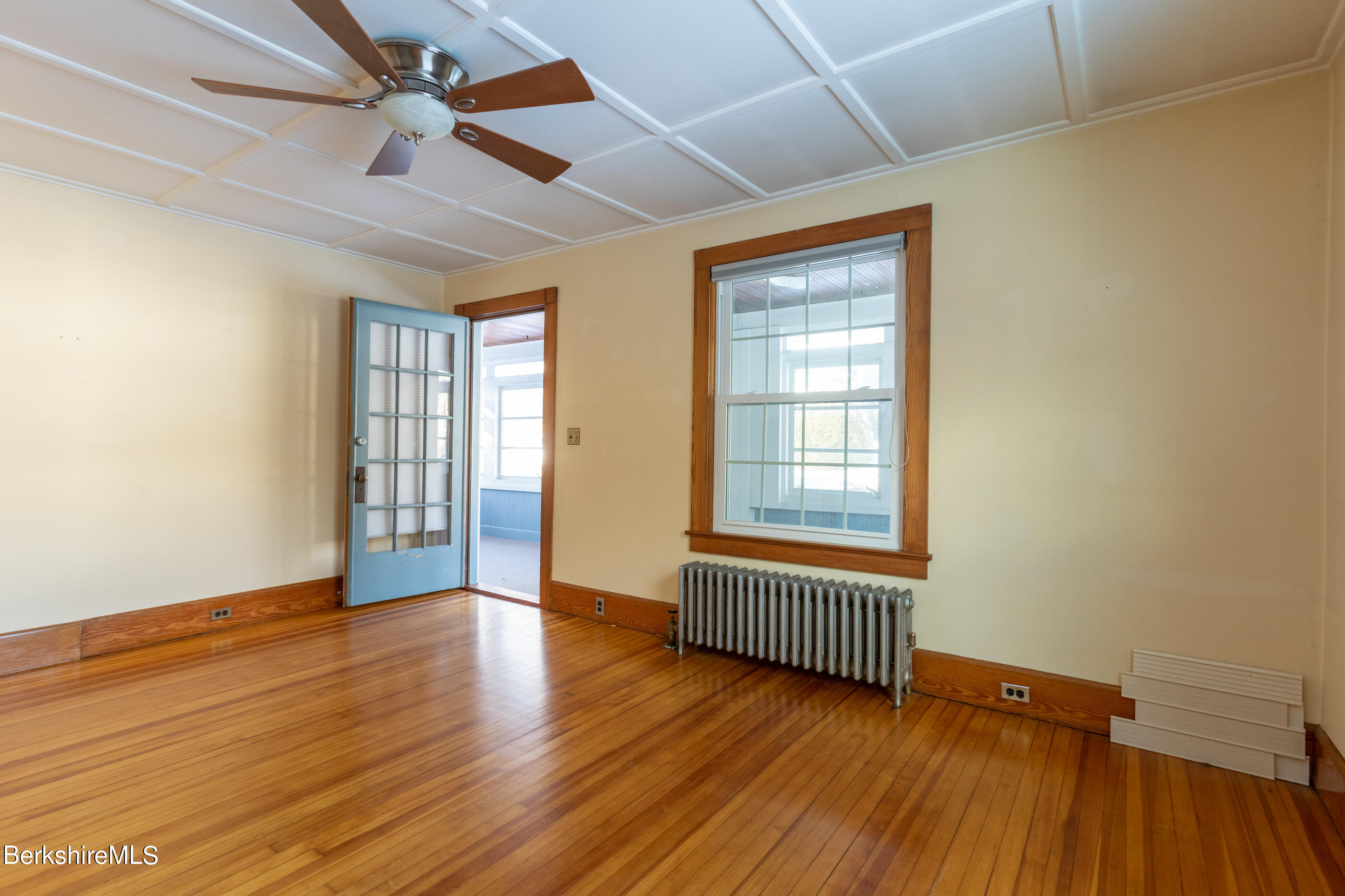 142 New Lenox Road Lenox, MA 01240 - Photo 21 of 51 Living room