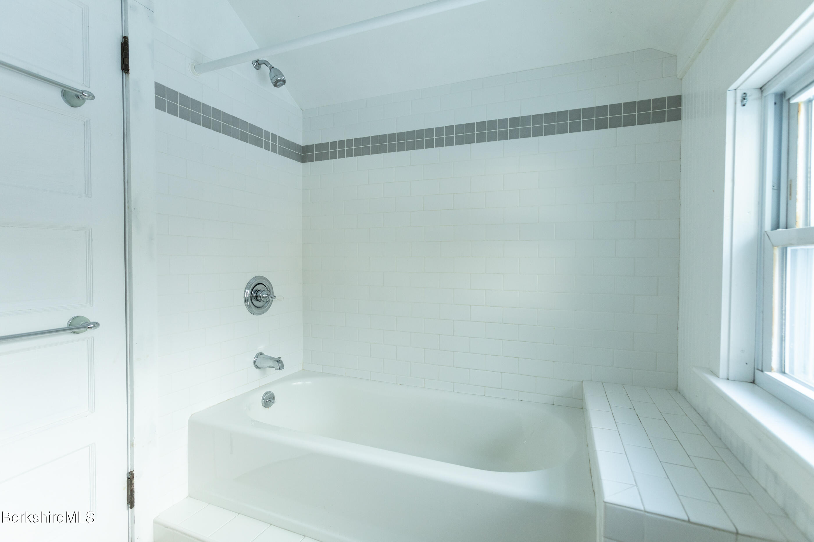 142 New Lenox Road Lenox, MA 01240 - Photo 39 of 51 Bathroom