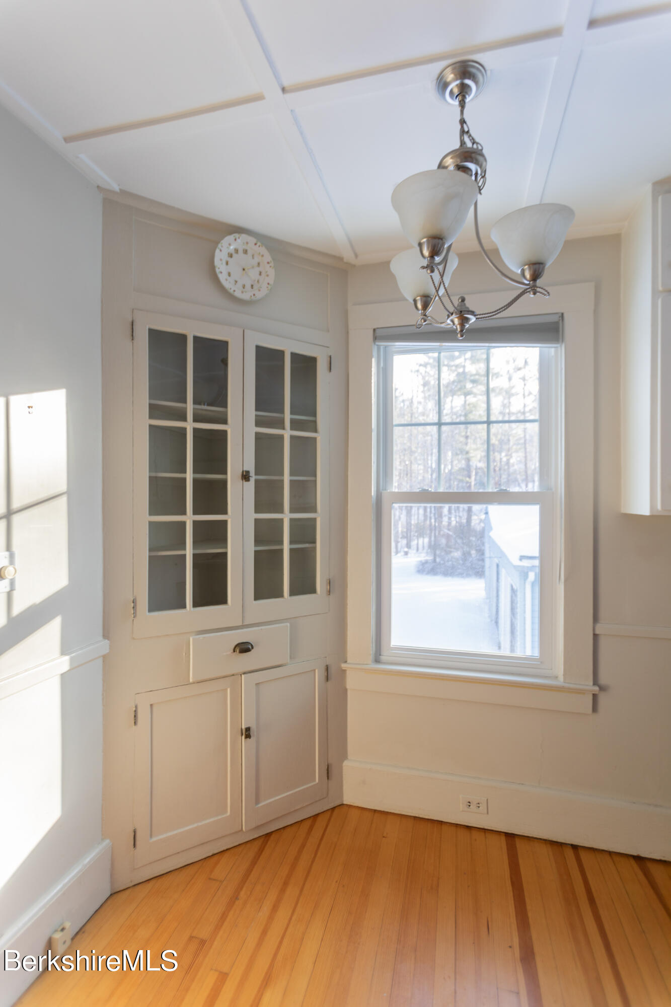 142 New Lenox Road Lenox, MA 01240 - Photo 48 of 51 Corner cabinetry
