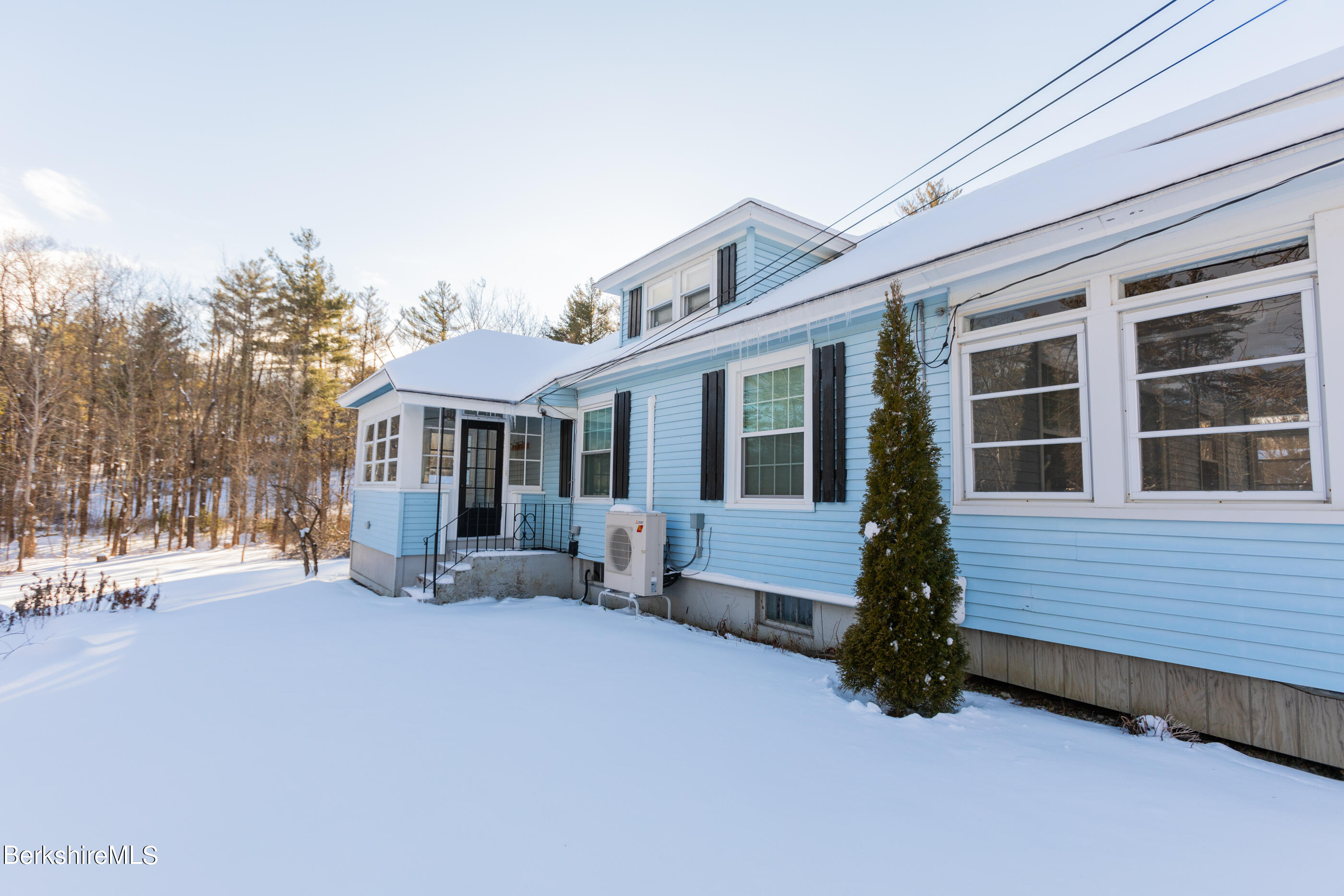 142 New Lenox Road Lenox, MA 01240 - Photo 7 of 51 Side