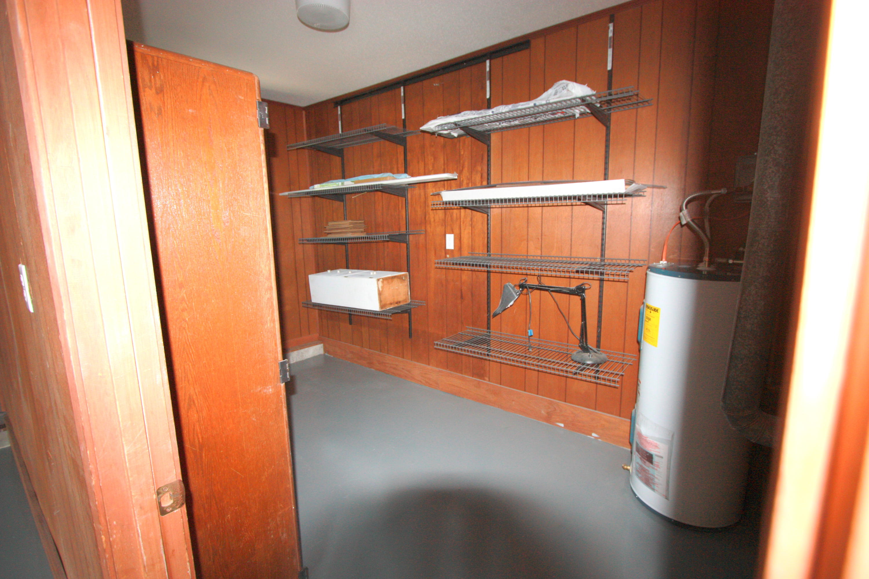 75 Country Club Road Shalimar, FL 32579 - Photo 19 of 24 a view of an empty room