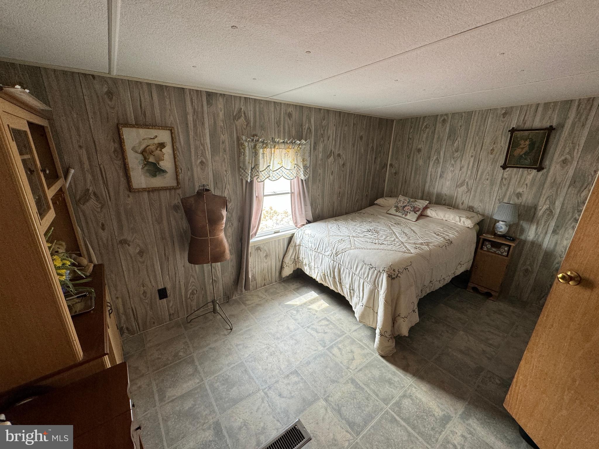 44 Ridgewood Manor Manheim, PA 17545 - Photo 27 of 29 2nd bedroom