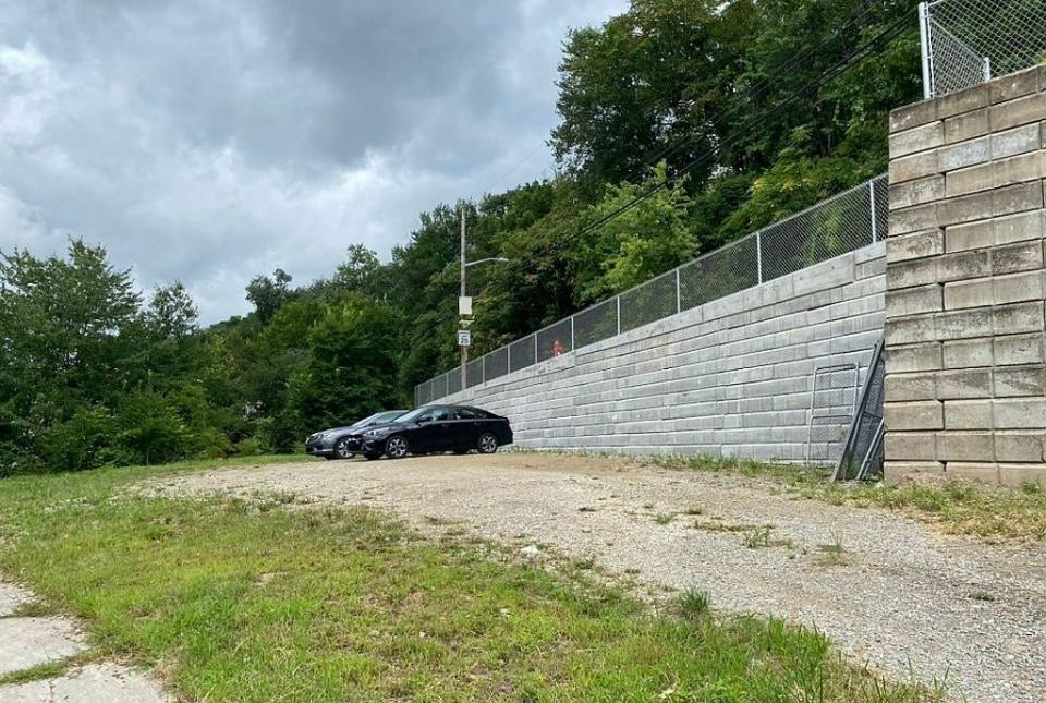 1429 Porterfield Street Pittsburgh, PA 15212 - Photo 13 of 16