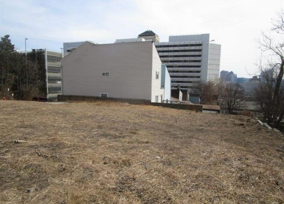 1429 Porterfield Street Pittsburgh, PA 15212 - Photo 10 of 16