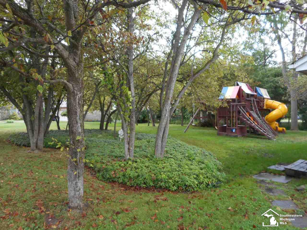 29224 East River Road Grosse Ile, MI 48138 - Photo 5 of 6