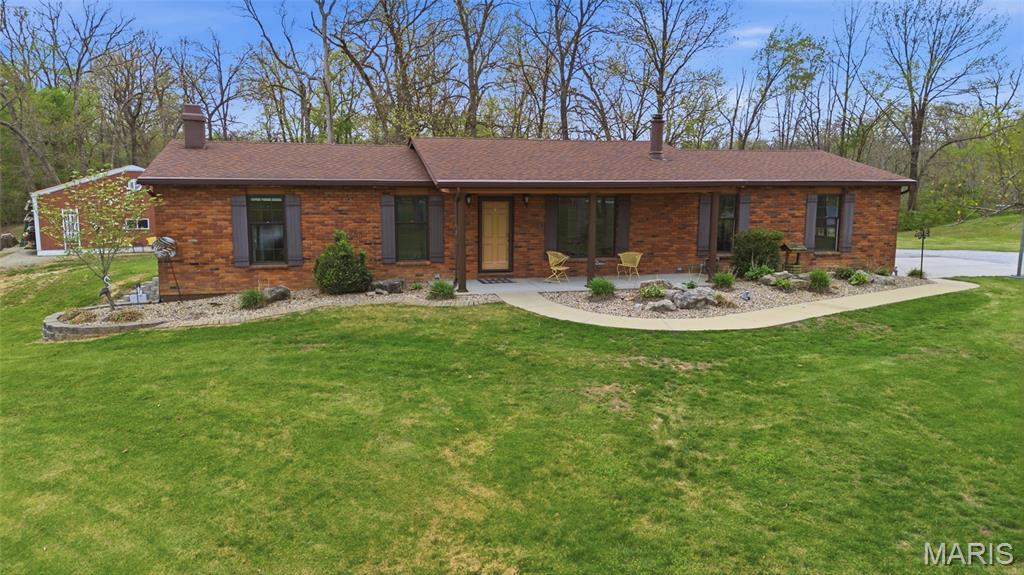 2179 Brown Road Brighton, IL 62012 - Photo 4 of 83