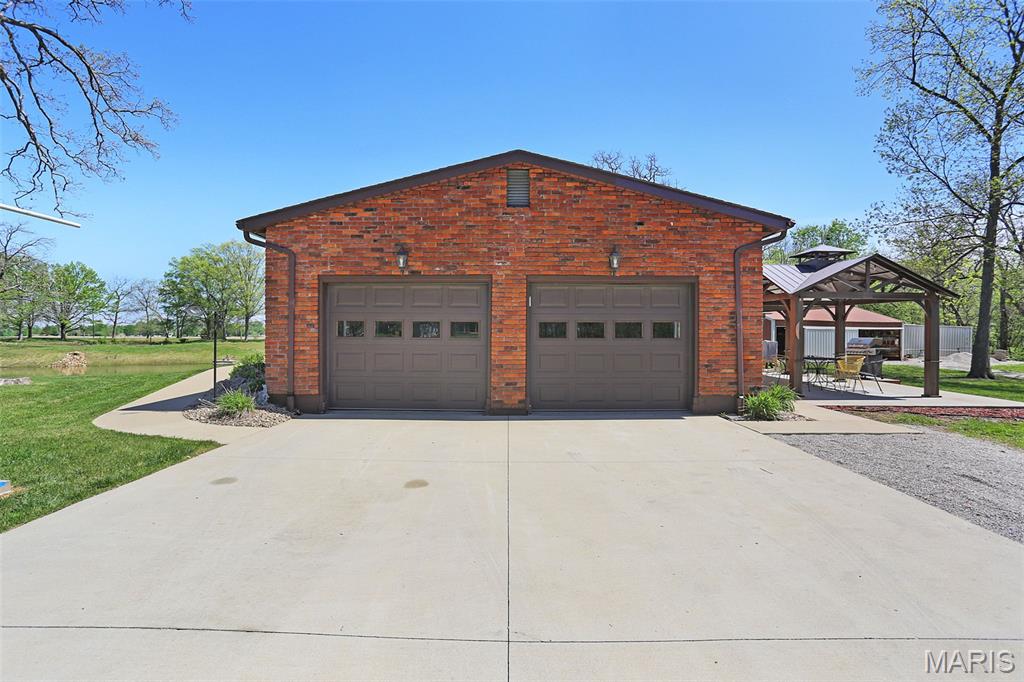 2179 Brown Road Brighton, IL 62012 - Photo 43 of 83