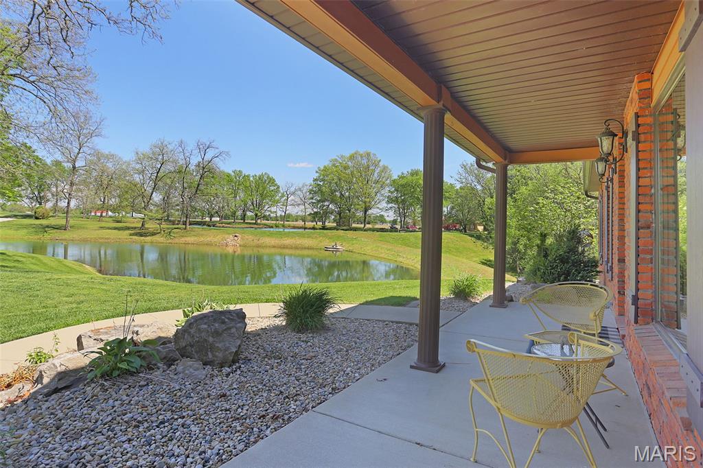 2179 Brown Road Brighton, IL 62012 - Photo 5 of 83