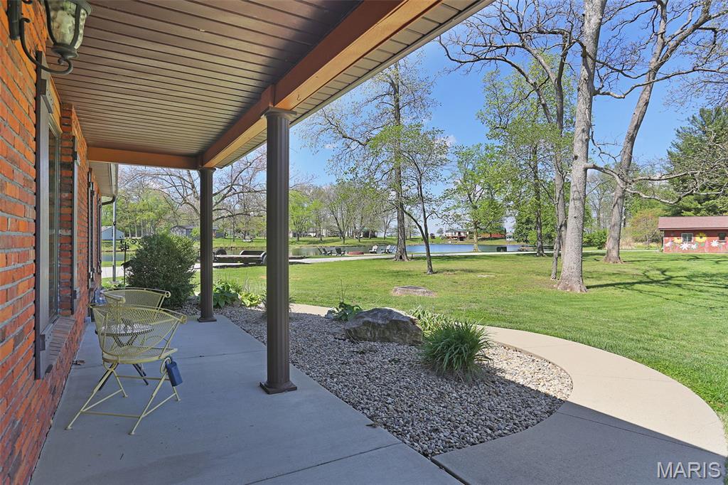 2179 Brown Road Brighton, IL 62012 - Photo 6 of 83