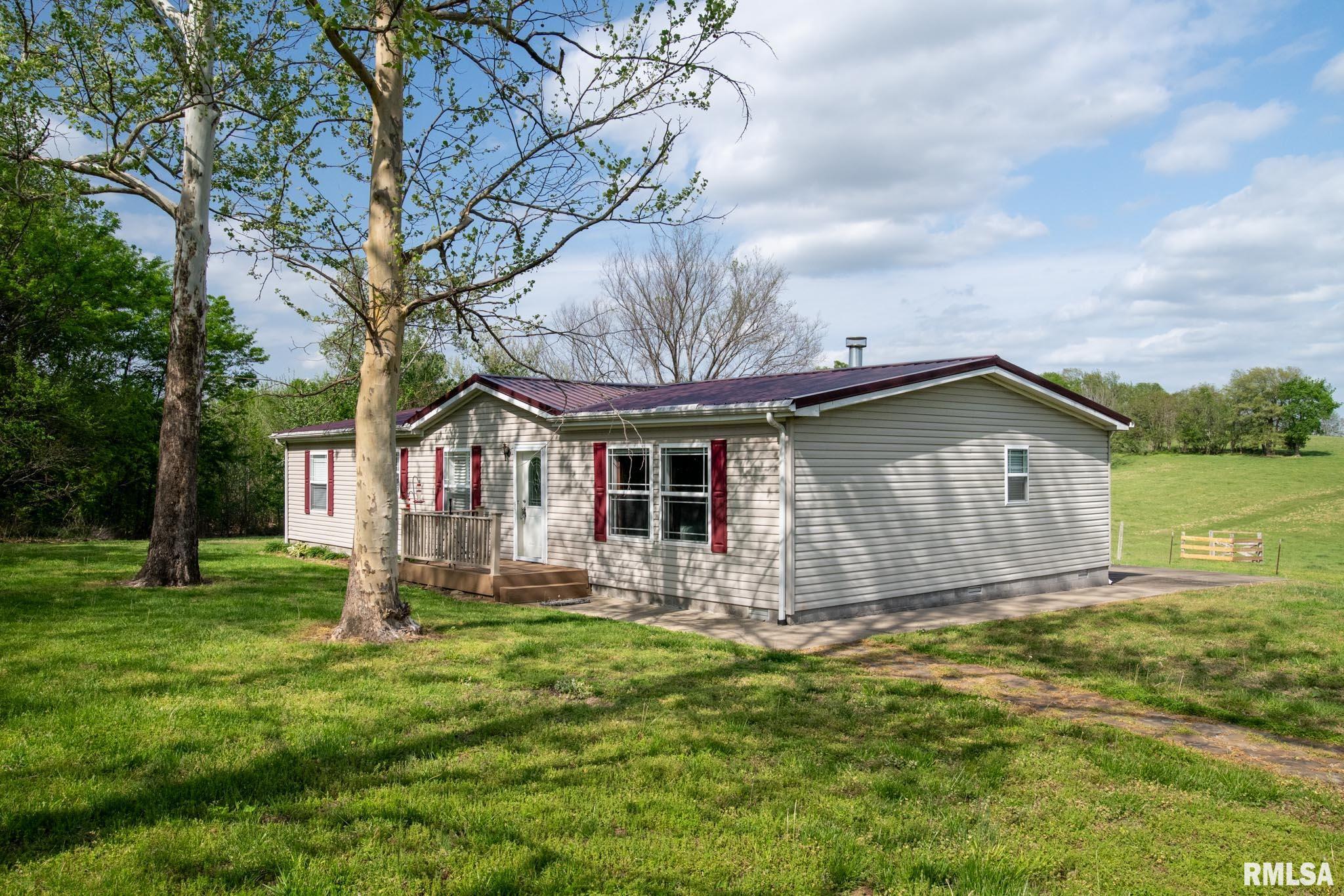 1645 Indian Point Road Vienna, IL 62995 - Photo 32 of 40