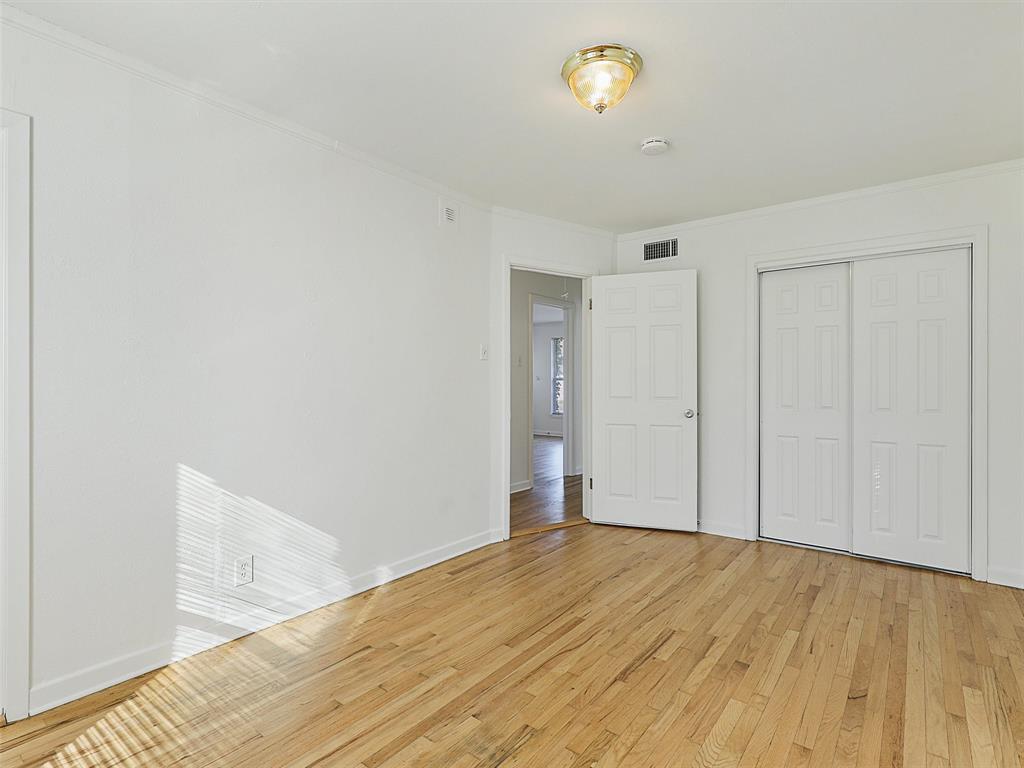 4302 Sexton Lane Dallas, TX 75229 - Photo 13 of 22