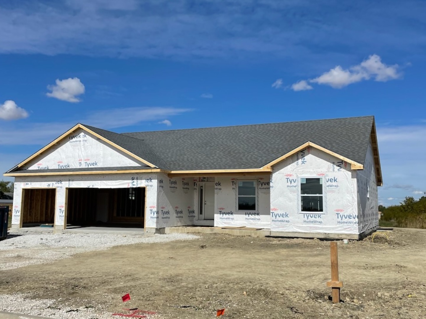 524 Lloyd Drive Dwight, IL 60420 - Photo 2 of 3 a front view of a house with a yard